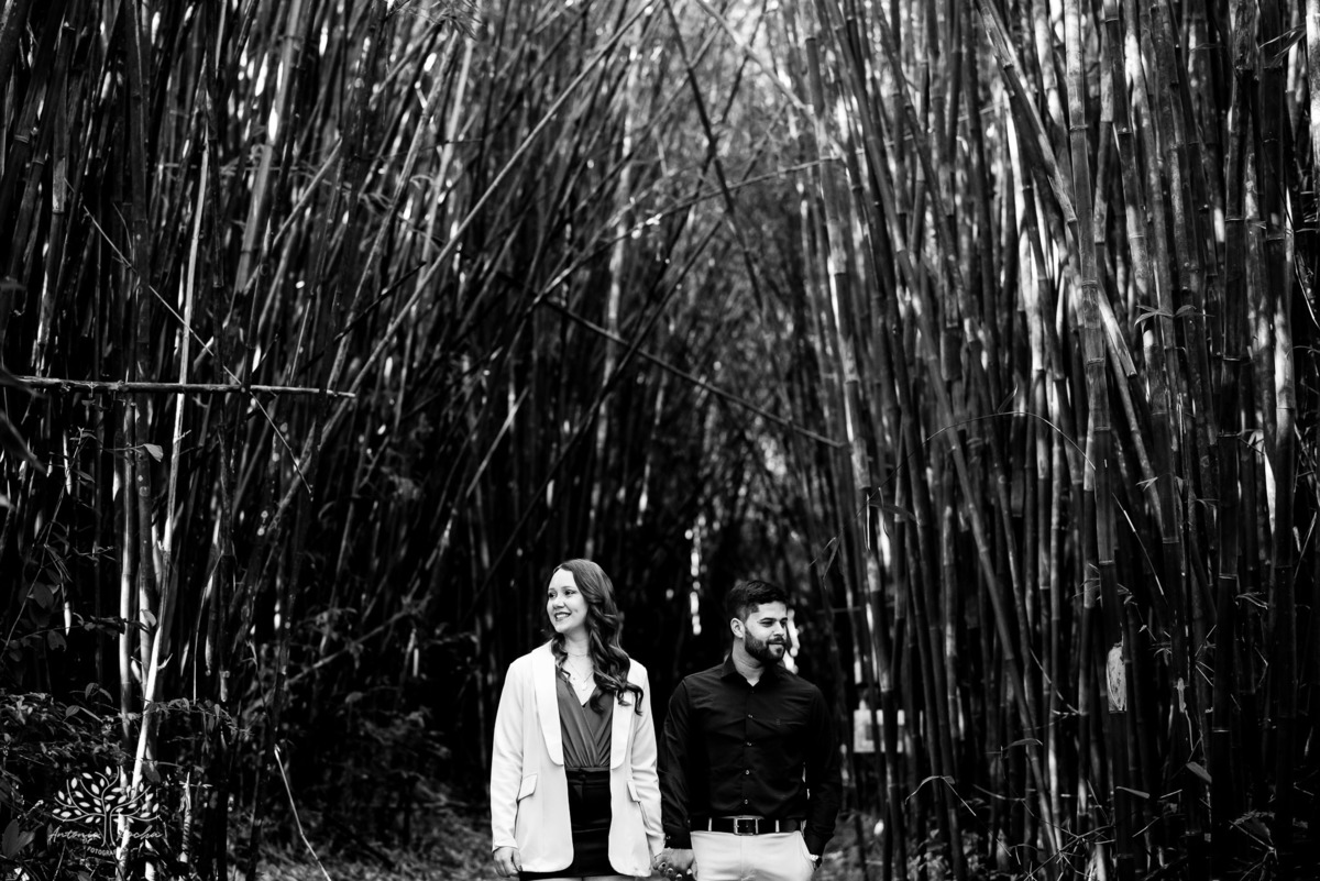 Pré-wedding - Márcia e Leonardo - ensaio fotográfico - Santuário de Guadalupe - entardecer - amor - conexão - cumplicidade - fotografia de casamento - momentos especiais - luz dourada - romance - emoção - casamento - Antonio Rocha Fotografias - Pelotas