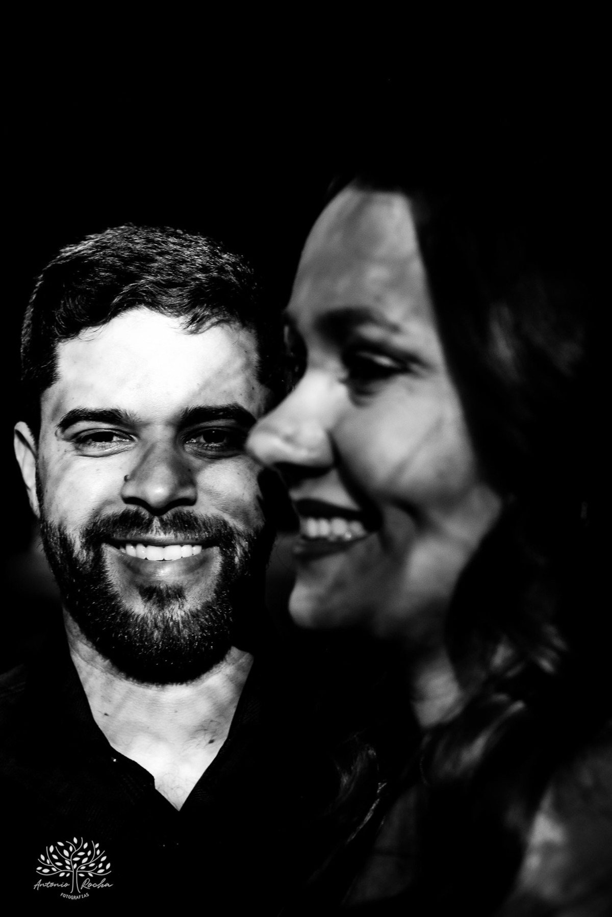 Pré-wedding - Márcia e Leonardo - ensaio fotográfico - Santuário de Guadalupe - entardecer - amor - conexão - cumplicidade - fotografia de casamento - momentos especiais - luz dourada - romance - emoção - casamento - Antonio Rocha Fotografias - Pelotas