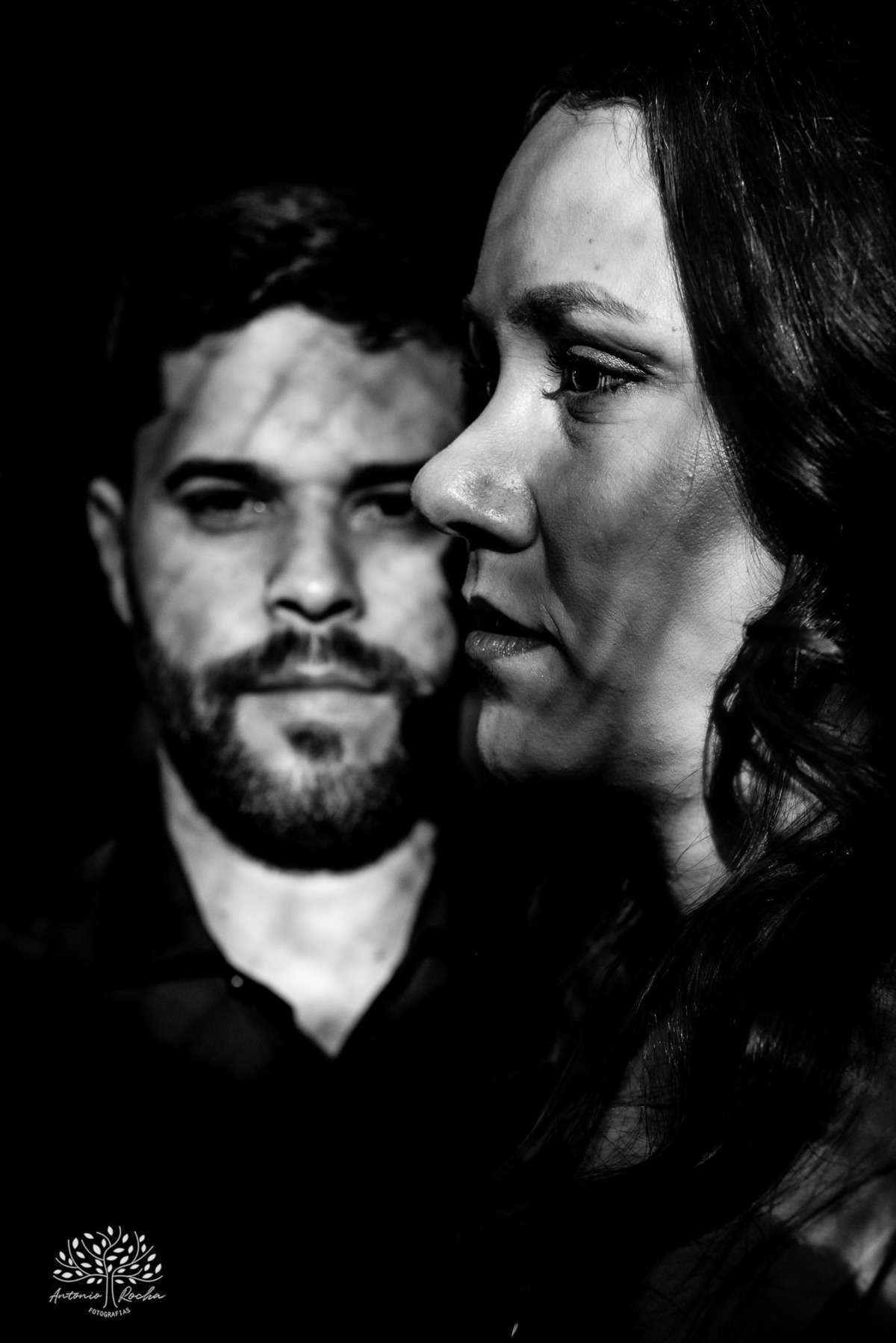 Pré-wedding - Márcia e Leonardo - ensaio fotográfico - Santuário de Guadalupe - entardecer - amor - conexão - cumplicidade - fotografia de casamento - momentos especiais - luz dourada - romance - emoção - casamento - Antonio Rocha Fotografias - Pelotas