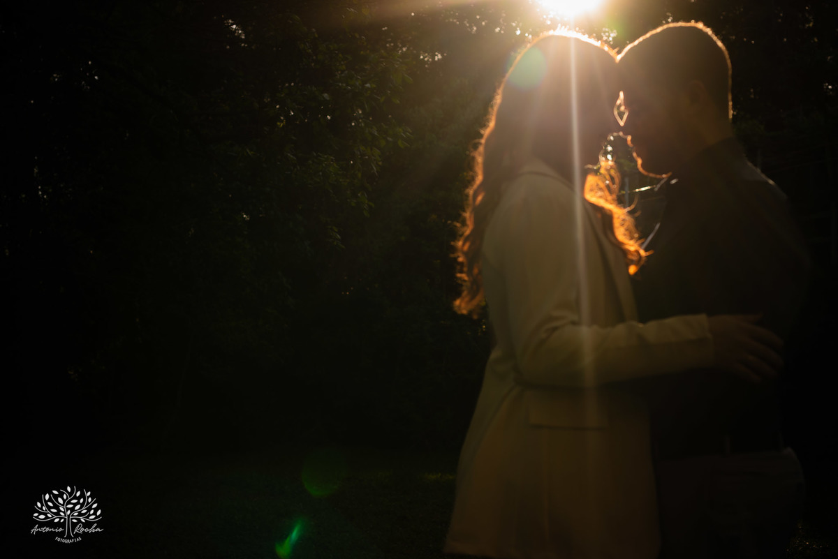 Pré-wedding - Márcia e Leonardo - ensaio fotográfico - Santuário de Guadalupe - entardecer - amor - conexão - cumplicidade - fotografia de casamento - momentos especiais - luz dourada - romance - emoção - casamento - Antonio Rocha Fotografias - Pelotas