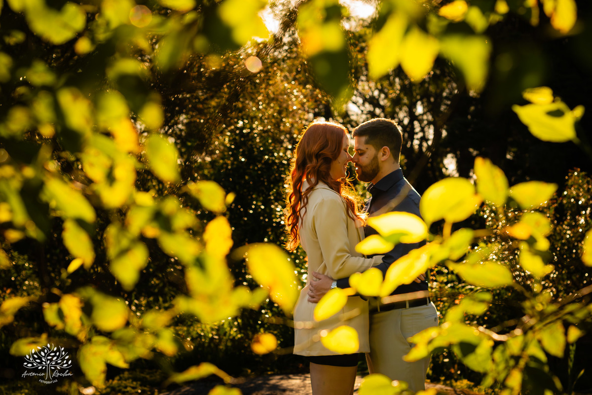 Pré-wedding - Márcia e Leonardo - ensaio fotográfico - Santuário de Guadalupe - entardecer - amor - conexão - cumplicidade - fotografia de casamento - momentos especiais - luz dourada - romance - emoção - casamento - Antonio Rocha Fotografias - Pelotas