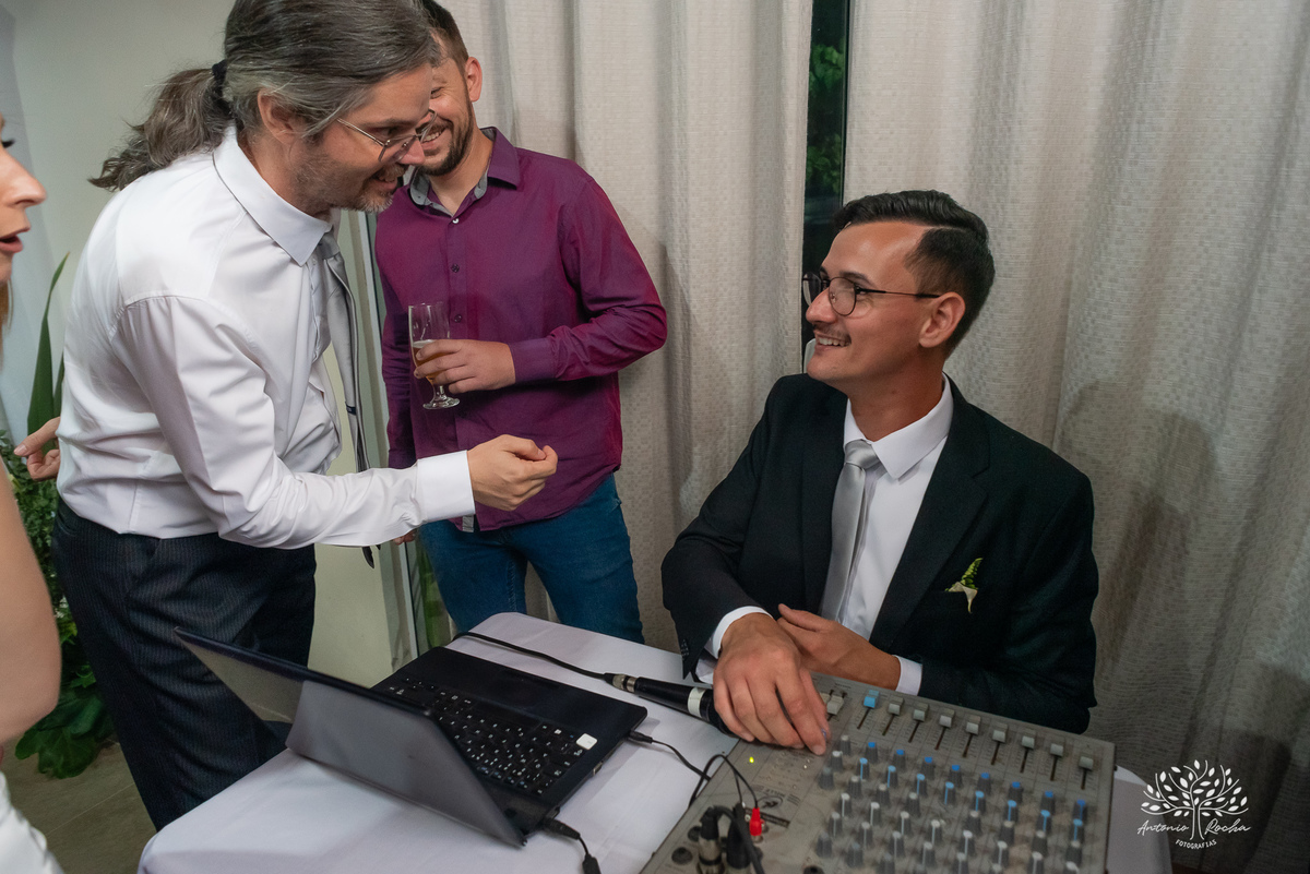 casamento - amor - cumplicidade - fé - celebração - cerimônia - emoção - parceria - noivos - festa - fotografia - lembranças - família - amigos - dança - alegria - igreja - carros antigos -  felicidade - Pelotas - Antonio Rocha Fotografias - Casa Wille