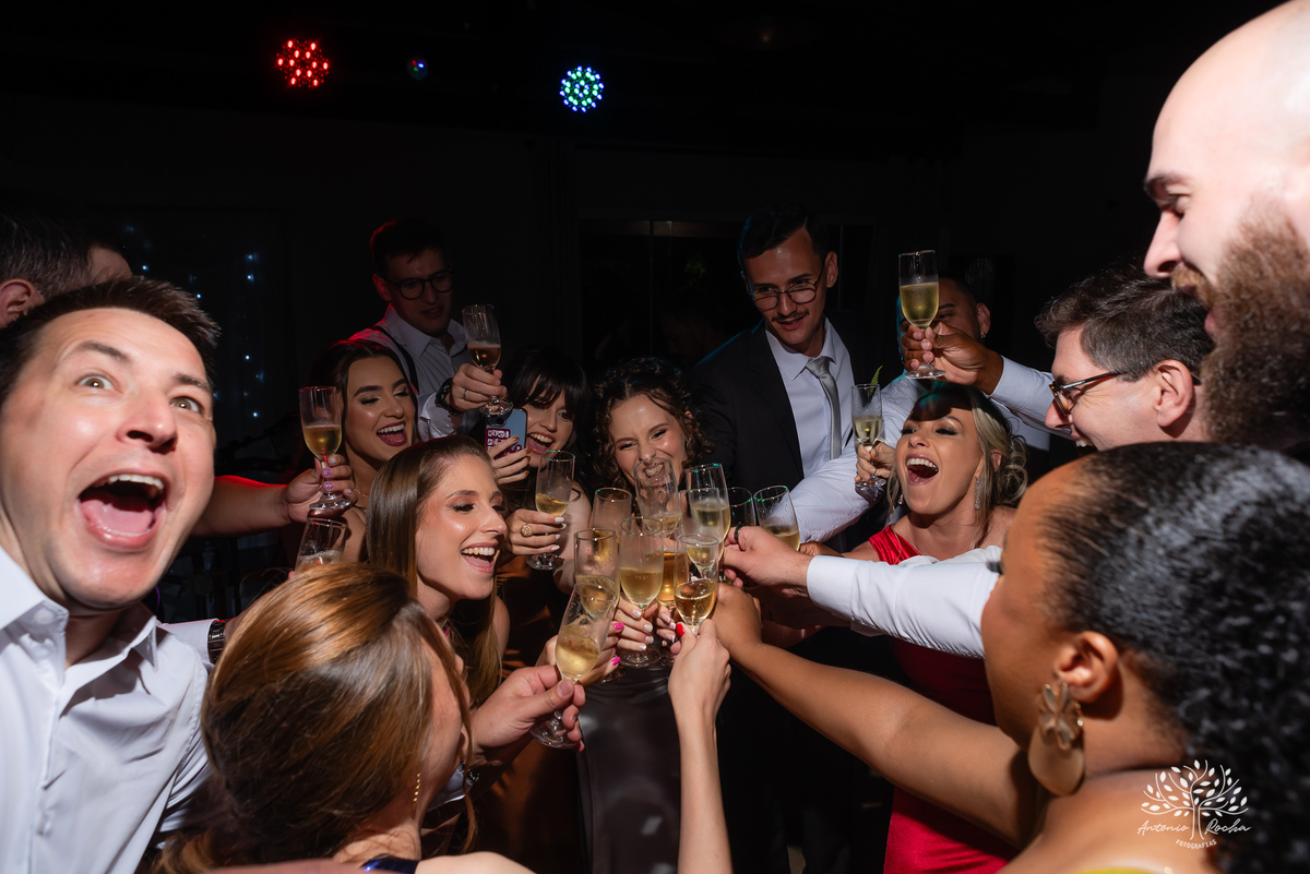 casamento - amor - cumplicidade - fé - celebração - cerimônia - emoção - parceria - noivos - festa - fotografia - lembranças - família - amigos - dança - alegria - igreja - carros antigos -  felicidade - Pelotas - Antonio Rocha Fotografias - Casa Wille