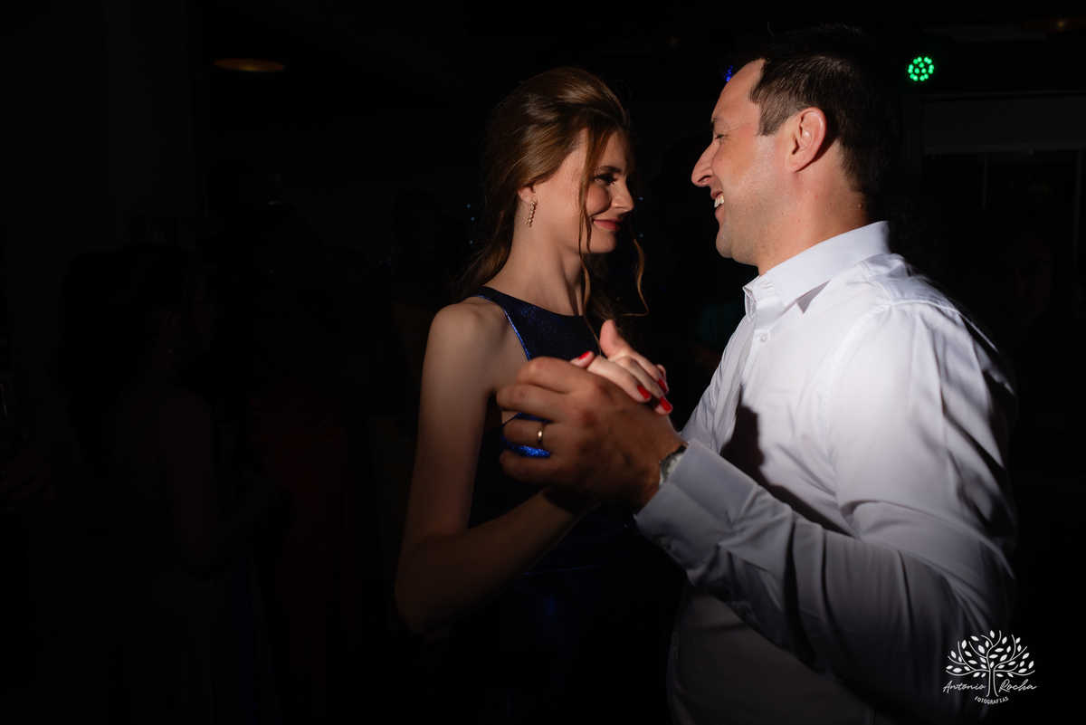 casamento - amor - cumplicidade - fé - celebração - cerimônia - emoção - parceria - noivos - festa - fotografia - lembranças - família - amigos - dança - alegria - igreja - carros antigos -  felicidade - Pelotas - Antonio Rocha Fotografias - Casa Wille