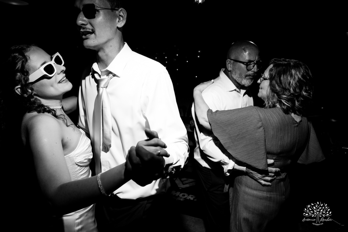 casamento - amor - cumplicidade - fé - celebração - cerimônia - emoção - parceria - noivos - festa - fotografia - lembranças - família - amigos - dança - alegria - igreja - carros antigos -  felicidade - Pelotas - Antonio Rocha Fotografias - Casa Wille