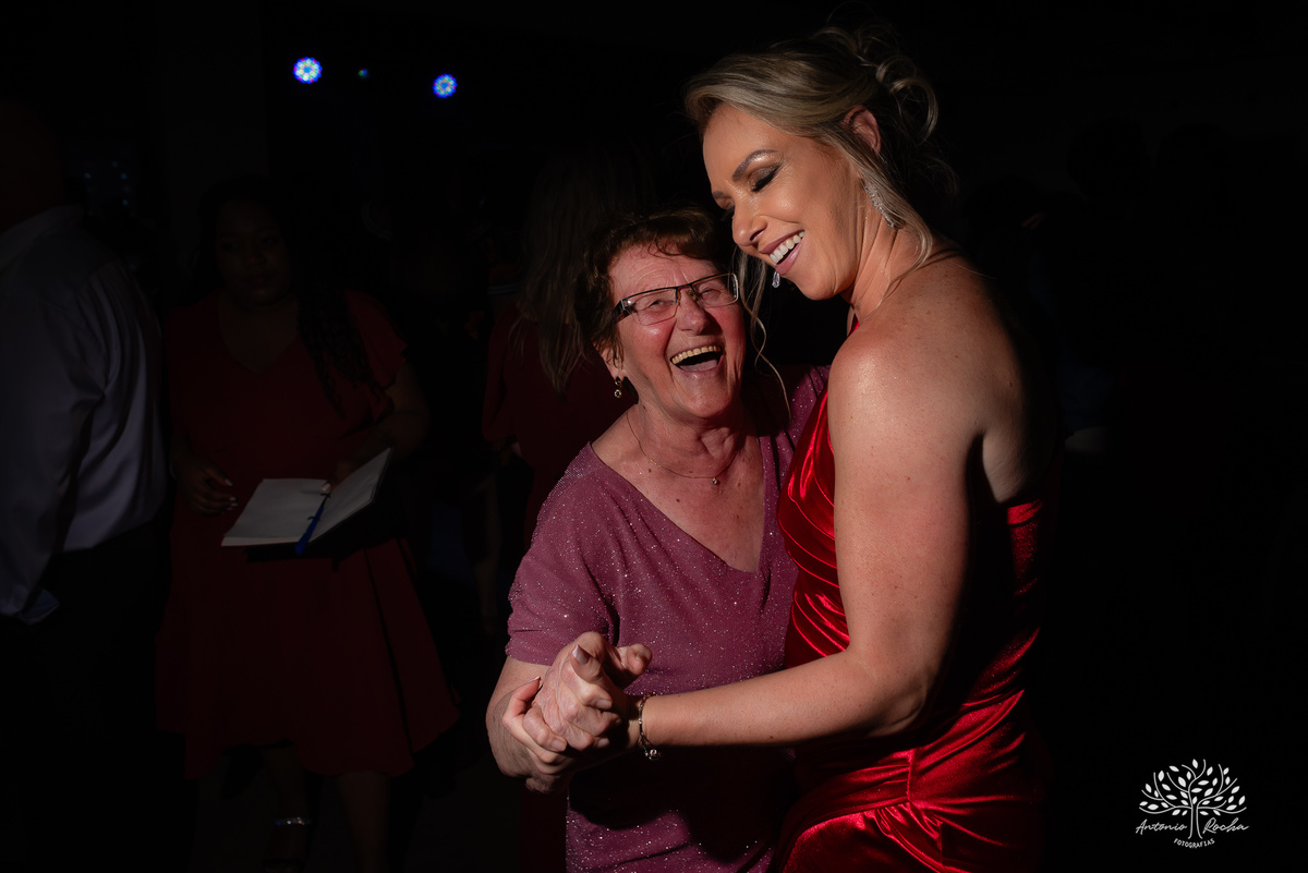 casamento - amor - cumplicidade - fé - celebração - cerimônia - emoção - parceria - noivos - festa - fotografia - lembranças - família - amigos - dança - alegria - igreja - carros antigos -  felicidade - Pelotas - Antonio Rocha Fotografias - Casa Wille