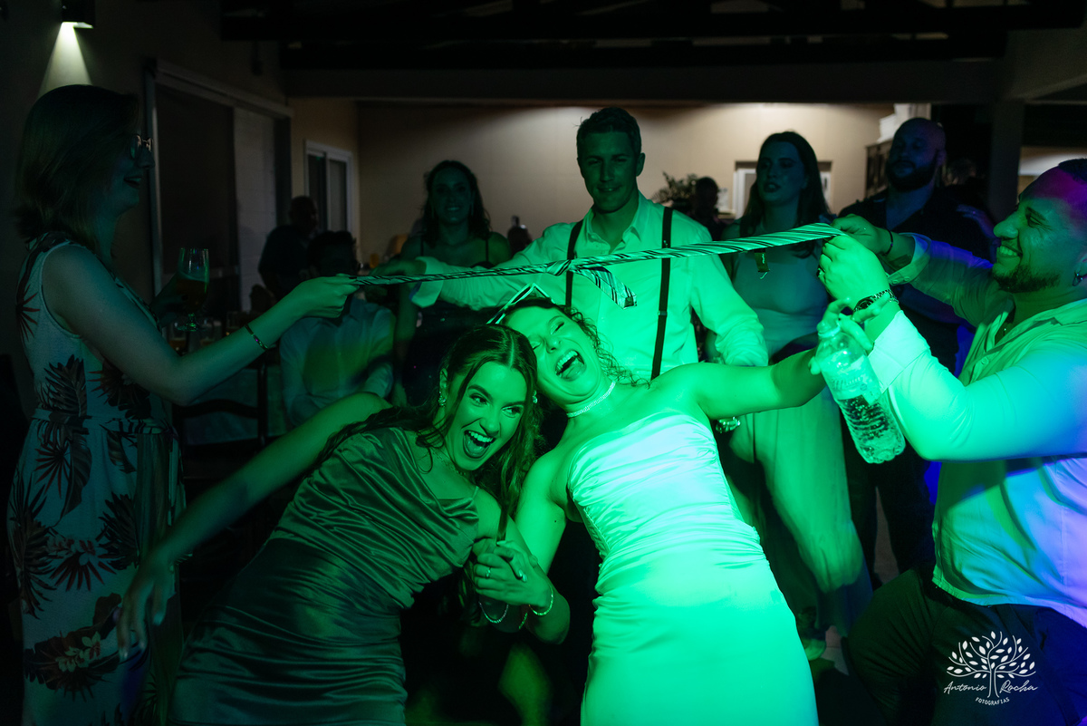 casamento - amor - cumplicidade - fé - celebração - cerimônia - emoção - parceria - noivos - festa - fotografia - lembranças - família - amigos - dança - alegria - igreja - carros antigos -  felicidade - Pelotas - Antonio Rocha Fotografias - Casa Wille