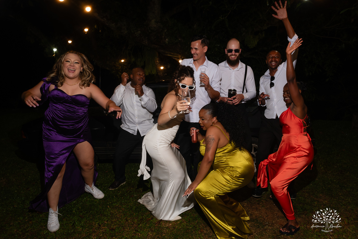 casamento - amor - cumplicidade - fé - celebração - cerimônia - emoção - parceria - noivos - festa - fotografia - lembranças - família - amigos - dança - alegria - igreja - carros antigos -  felicidade - Pelotas - Antonio Rocha Fotografias - Casa Wille