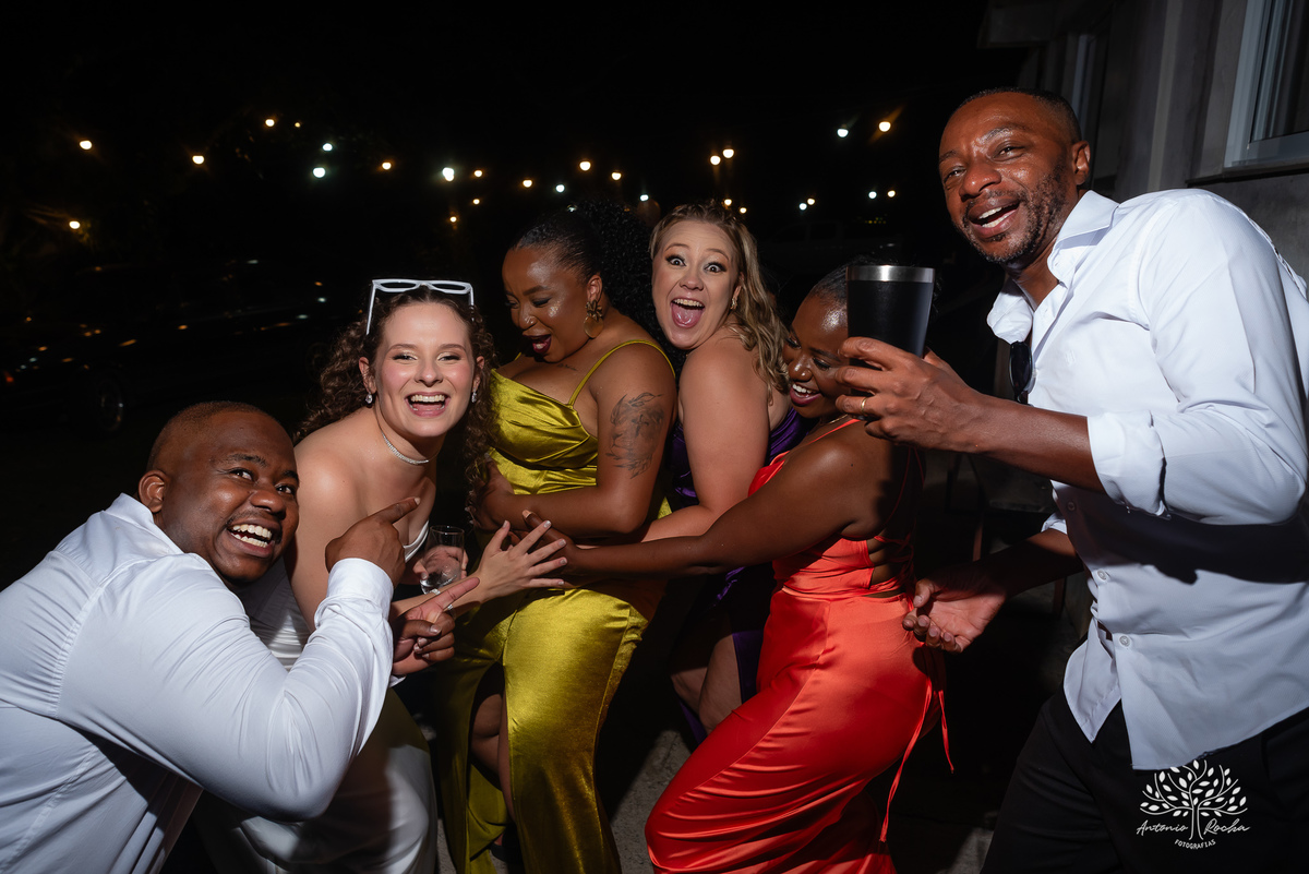 casamento - amor - cumplicidade - fé - celebração - cerimônia - emoção - parceria - noivos - festa - fotografia - lembranças - família - amigos - dança - alegria - igreja - carros antigos -  felicidade - Pelotas - Antonio Rocha Fotografias - Casa Wille