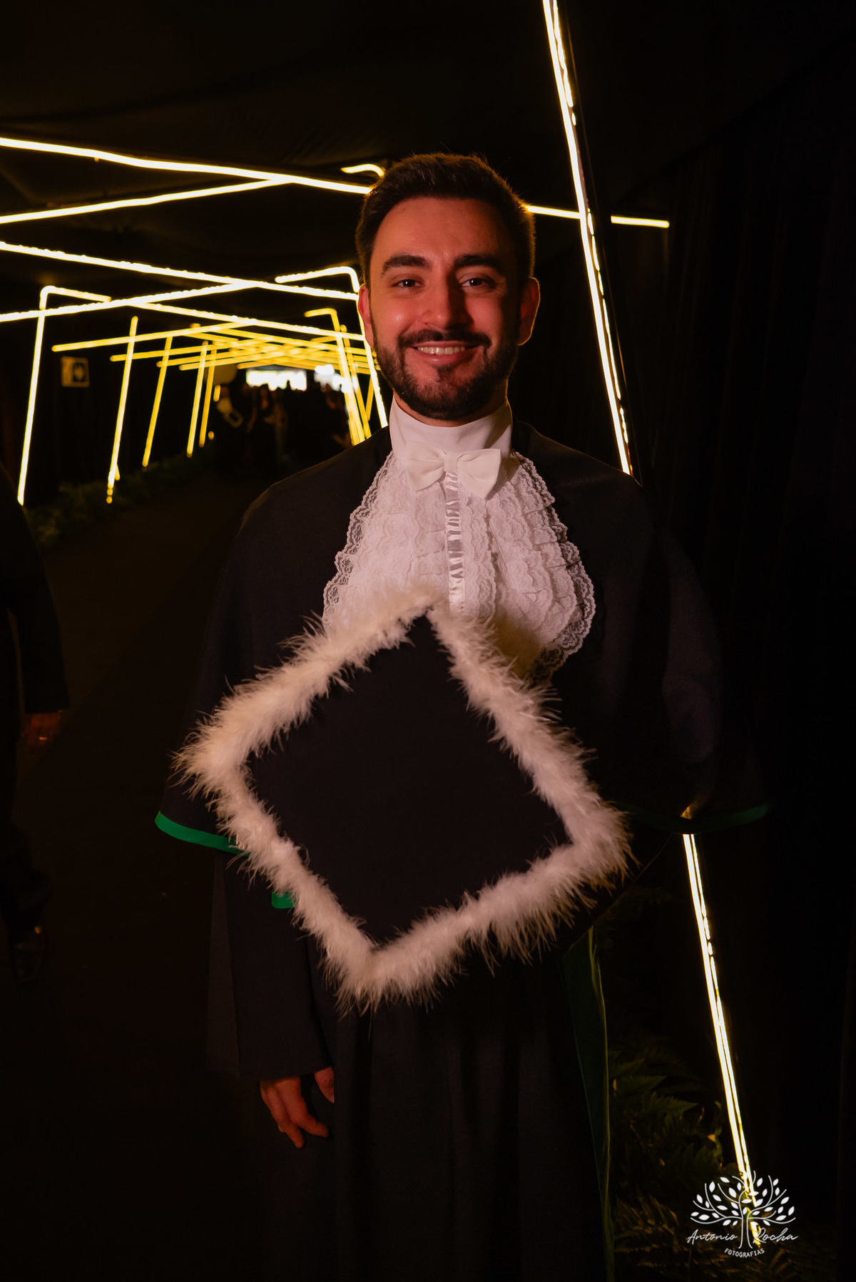 João Vitor - formatura - Medicina - UCPel - colação de grau - recepção - celebração - família - amigos - professores - conquista - emoção - registro - fotografia - discurso - crm - doutor - fotos formatura - trajetória - toga - médico - missa - fenadoce