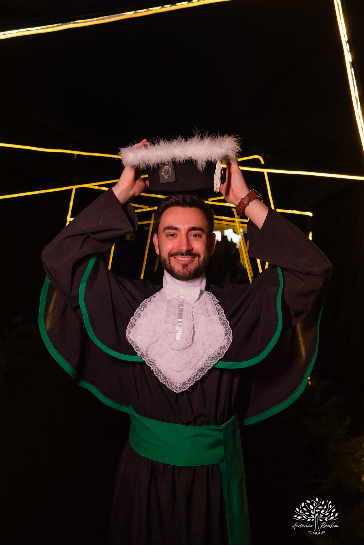 João Vitor - formatura - Medicina - UCPel - colação de grau - recepção - celebração - família - amigos - professores - conquista - emoção - registro - fotografia - discurso - crm - doutor - fotos formatura - trajetória - toga - médico - missa - fenadoce