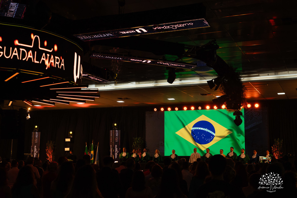 João Vitor - formatura - Medicina - UCPel - colação de grau - recepção - celebração - família - amigos - professores - conquista - emoção - registro - fotografia - discurso - crm - doutor - fotos formatura - trajetória - toga - médico - missa - fenadoce