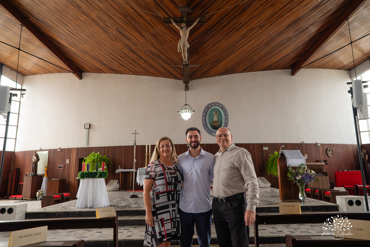 João Vitor - formatura - Medicina - UCPel - colação de grau - recepção - celebração - família - amigos - professores - conquista - emoção - registro - fotografia - discurso - crm - doutor - fotos formatura - trajetória - toga - médico - missa - fenadoce