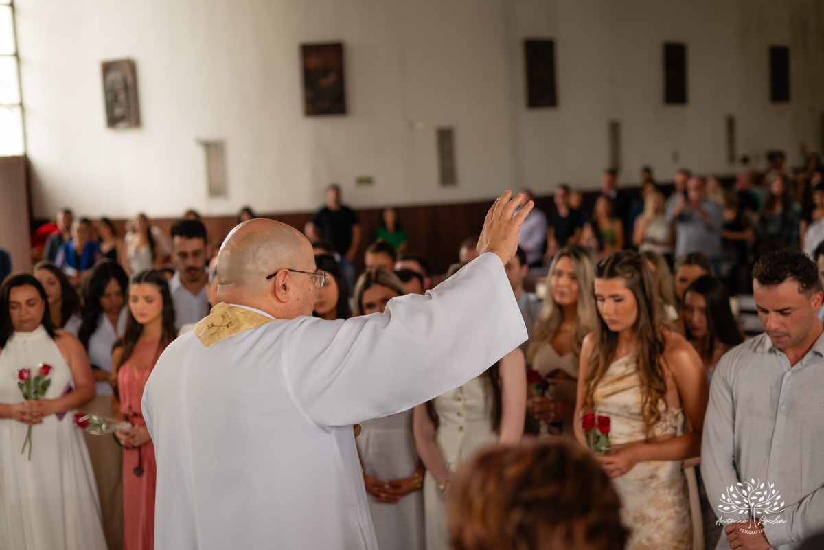 João Vitor - formatura - Medicina - UCPel - colação de grau - recepção - celebração - família - amigos - professores - conquista - emoção - registro - fotografia - discurso - crm - doutor - fotos formatura - trajetória - toga - médico - missa - fenadoce