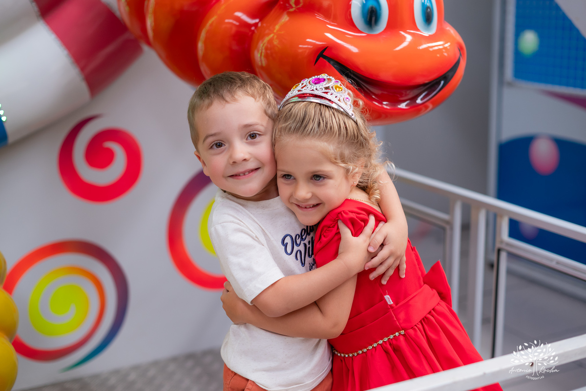 fotografia infantil - festa de criança - fotografia espontânea - lembranças da infância - fotografia de aniversário - fotógrafos de família - ensaio infantil - crianças brincando - fotos autênticas – Pelotas – Antonio Rocha Fotografias – Cliff Kids