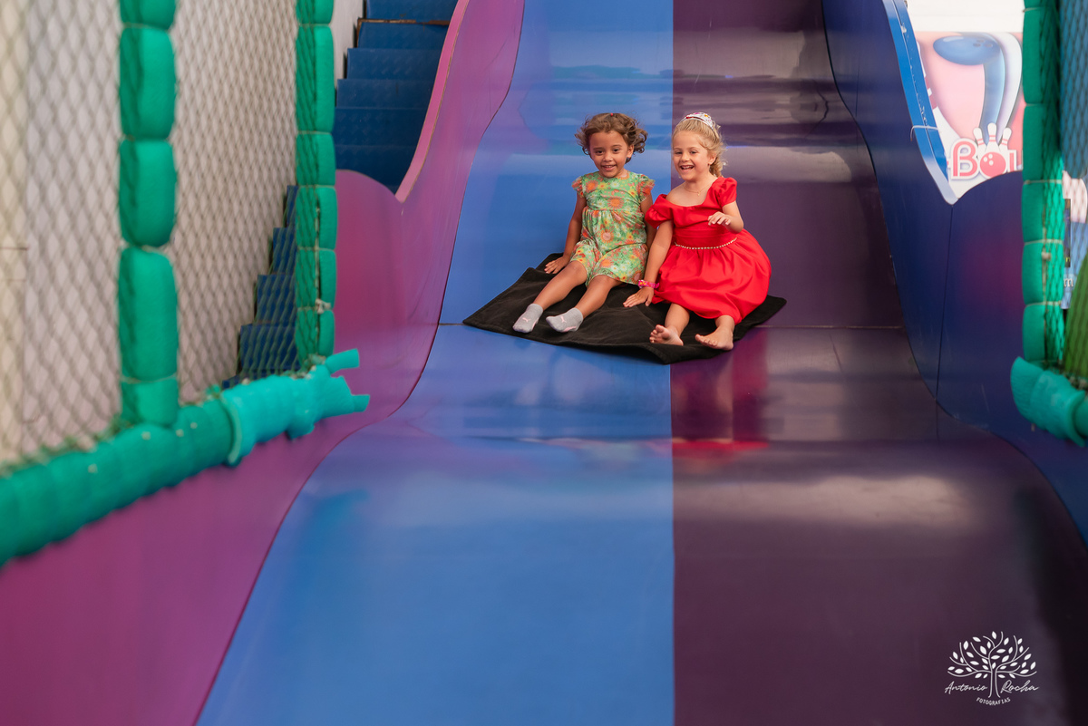 fotografia infantil - festa de criança - fotografia espontânea - lembranças da infância - fotografia de aniversário - fotógrafos de família - ensaio infantil - crianças brincando - fotos autênticas – Pelotas – Antonio Rocha Fotografias – Cliff Kids