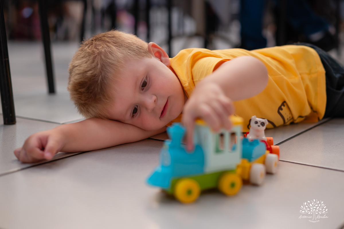 fotografia infantil - festa de criança - fotografia espontânea - lembranças da infância - fotografia de aniversário - fotógrafos de família - ensaio infantil - crianças brincando - fotos autênticas – Pelotas – Antonio Rocha Fotografias – Cliff Kids