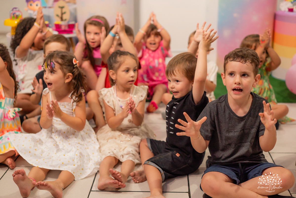 fotografia infantil - festa de criança - fotografia espontânea - lembranças da infância - fotografia de aniversário - fotógrafos de família - ensaio infantil - crianças brincando - fotos autênticas – Pelotas – Antonio Rocha Fotografias – Cliff Kids