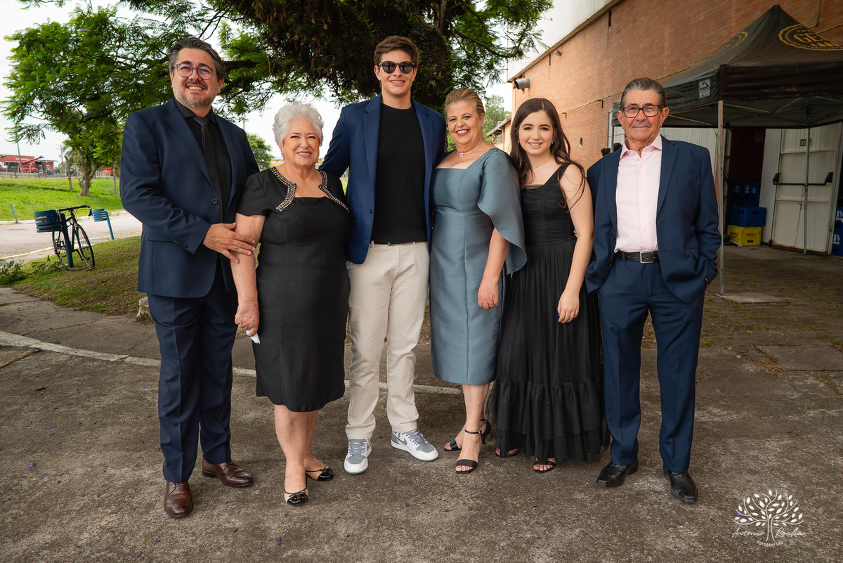 Formatura - Medicina - Maria Vitória - Ensaio de Meio Médico - Prova de Toga - Colação de Grau - Recepção de Formatura - Conquista - Emoção - Fotografia de Formatura - Memórias - Família - Celebração - Gratidão - Antonio Rocha Fotografias - Pelotas - Mavi