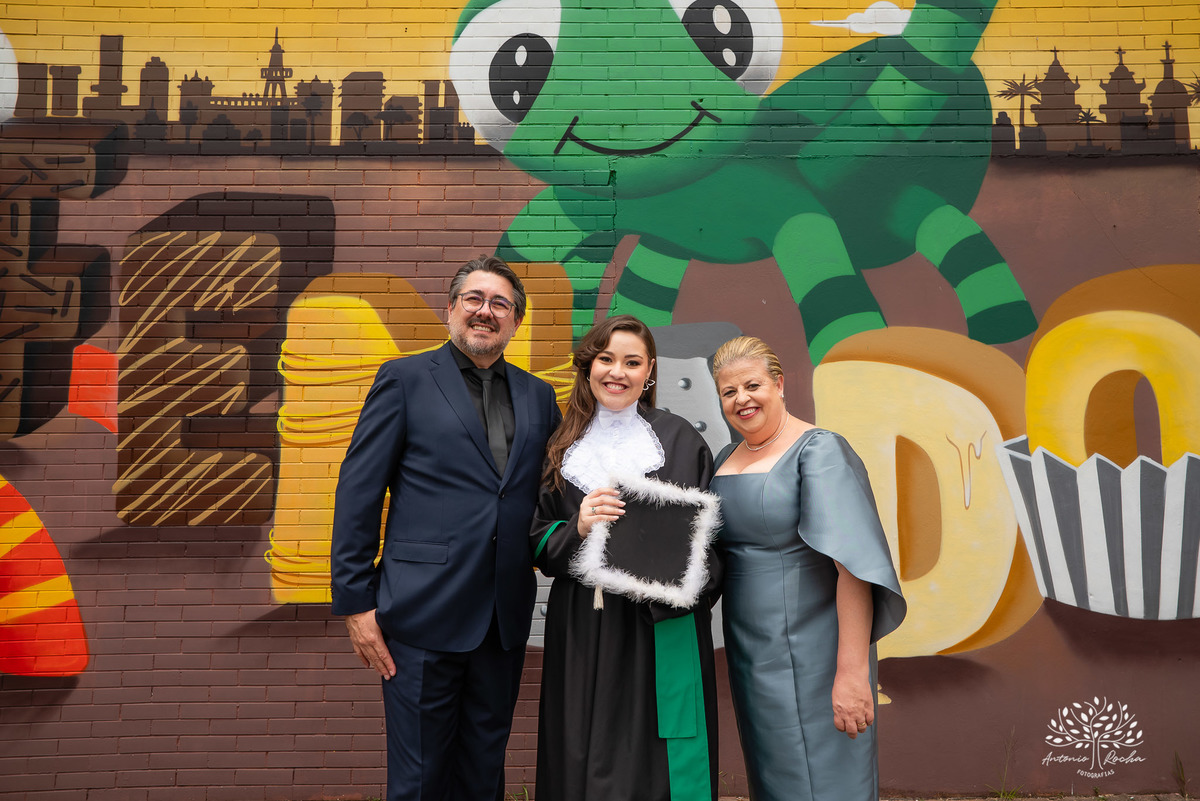 Formatura - Medicina - Maria Vitória - Ensaio de Meio Médico - Prova de Toga - Colação de Grau - Recepção de Formatura - Conquista - Emoção - Fotografia de Formatura - Memórias - Família - Celebração - Gratidão - Antonio Rocha Fotografias - Pelotas - Mavi