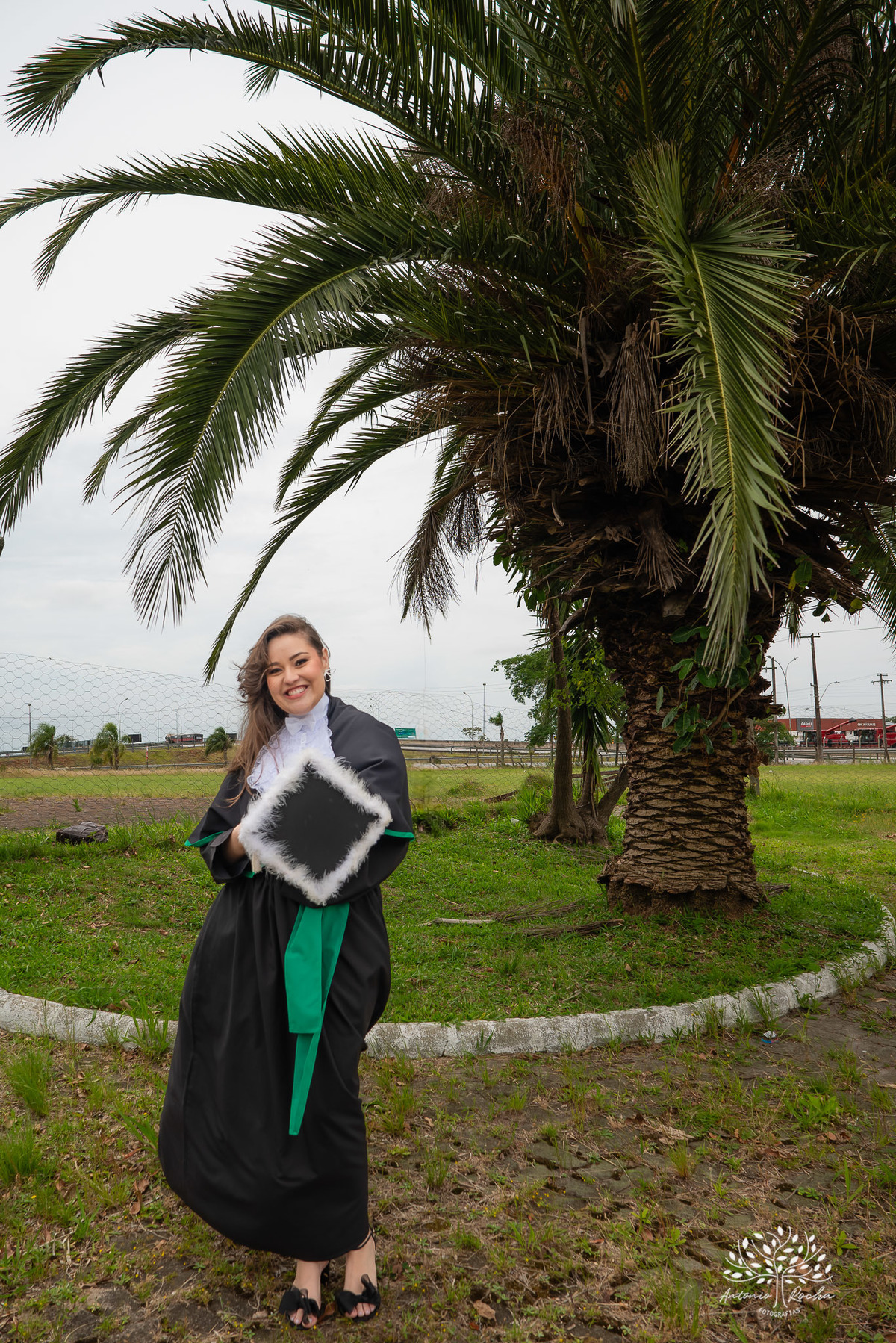 Formatura - Medicina - Maria Vitória - Ensaio de Meio Médico - Prova de Toga - Colação de Grau - Recepção de Formatura - Conquista - Emoção - Fotografia de Formatura - Memórias - Família - Celebração - Gratidão - Antonio Rocha Fotografias - Pelotas - Mavi