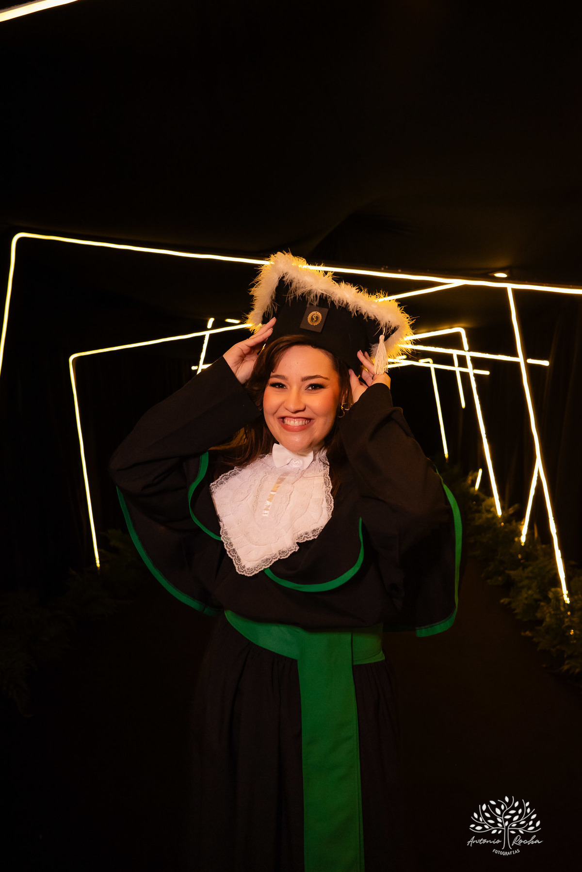 Formatura - Medicina - Maria Vitória - Ensaio de Meio Médico - Prova de Toga - Colação de Grau - Recepção de Formatura - Conquista - Emoção - Fotografia de Formatura - Memórias - Família - Celebração - Gratidão - Antonio Rocha Fotografias - Pelotas - Mavi