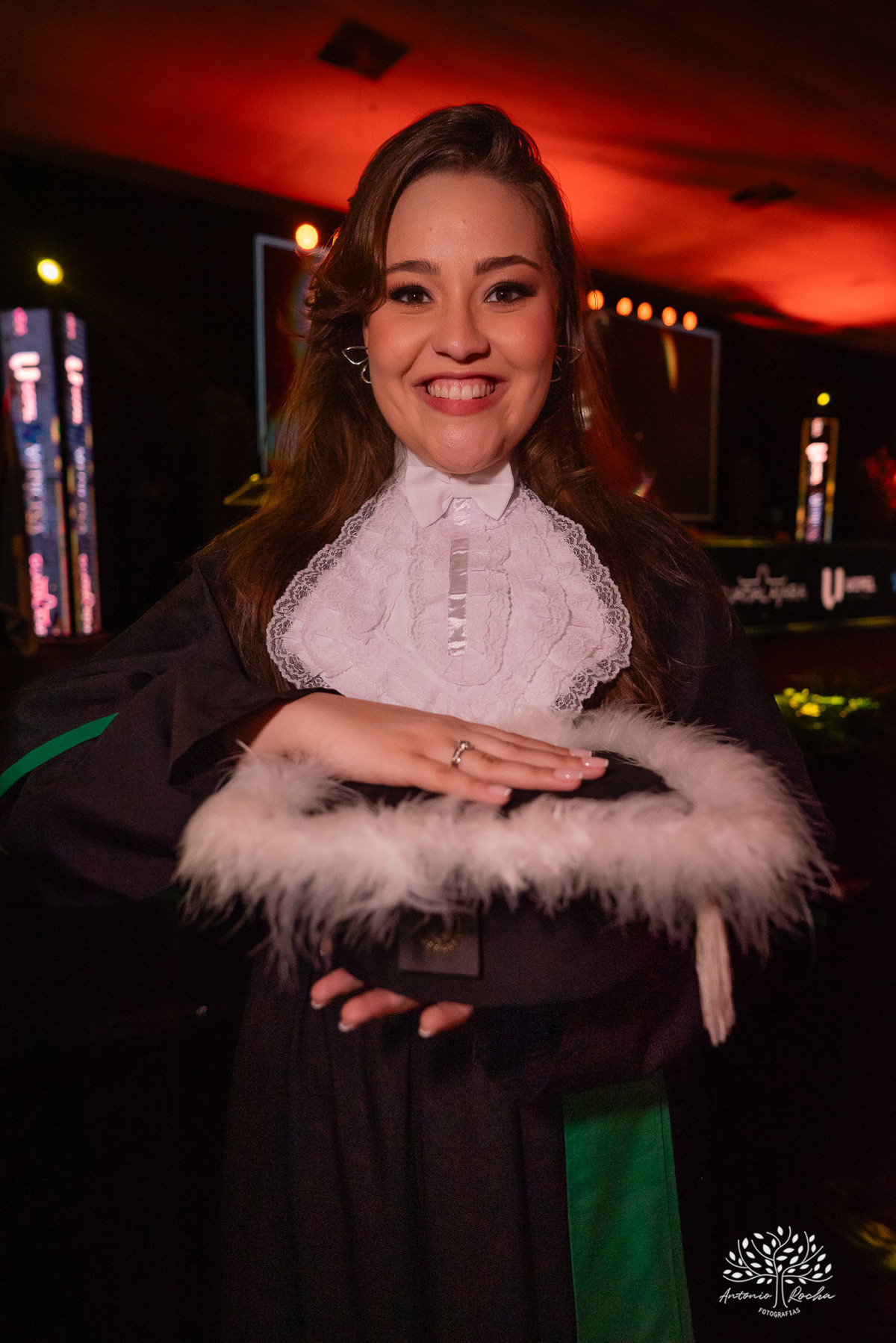 Formatura - Medicina - Maria Vitória - Ensaio de Meio Médico - Prova de Toga - Colação de Grau - Recepção de Formatura - Conquista - Emoção - Fotografia de Formatura - Memórias - Família - Celebração - Gratidão - Antonio Rocha Fotografias - Pelotas - Mavi