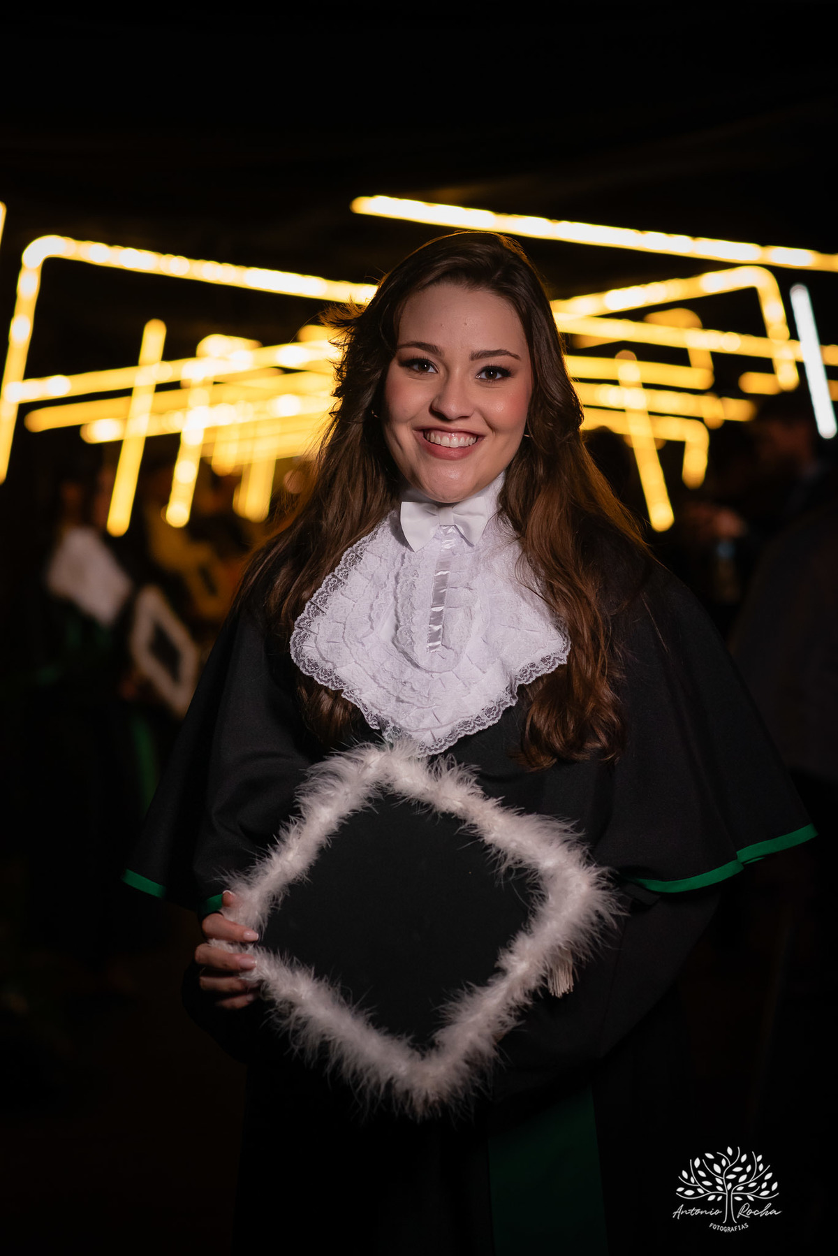 Formatura - Medicina - Maria Vitória - Ensaio de Meio Médico - Prova de Toga - Colação de Grau - Recepção de Formatura - Conquista - Emoção - Fotografia de Formatura - Memórias - Família - Celebração - Gratidão - Antonio Rocha Fotografias - Pelotas - Mavi