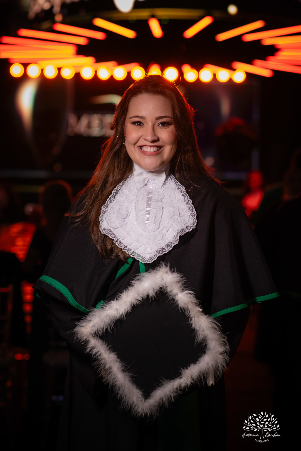 Formatura - Medicina - Maria Vitória - Ensaio de Meio Médico - Prova de Toga - Colação de Grau - Recepção de Formatura - Conquista - Emoção - Fotografia de Formatura - Memórias - Família - Celebração - Gratidão - Antonio Rocha Fotografias - Pelotas - Mavi