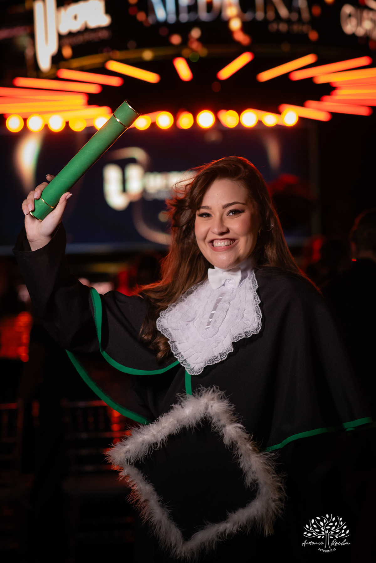 Formatura - Medicina - Maria Vitória - Ensaio de Meio Médico - Prova de Toga - Colação de Grau - Recepção de Formatura - Conquista - Emoção - Fotografia de Formatura - Memórias - Família - Celebração - Gratidão - Antonio Rocha Fotografias - Pelotas - Mavi