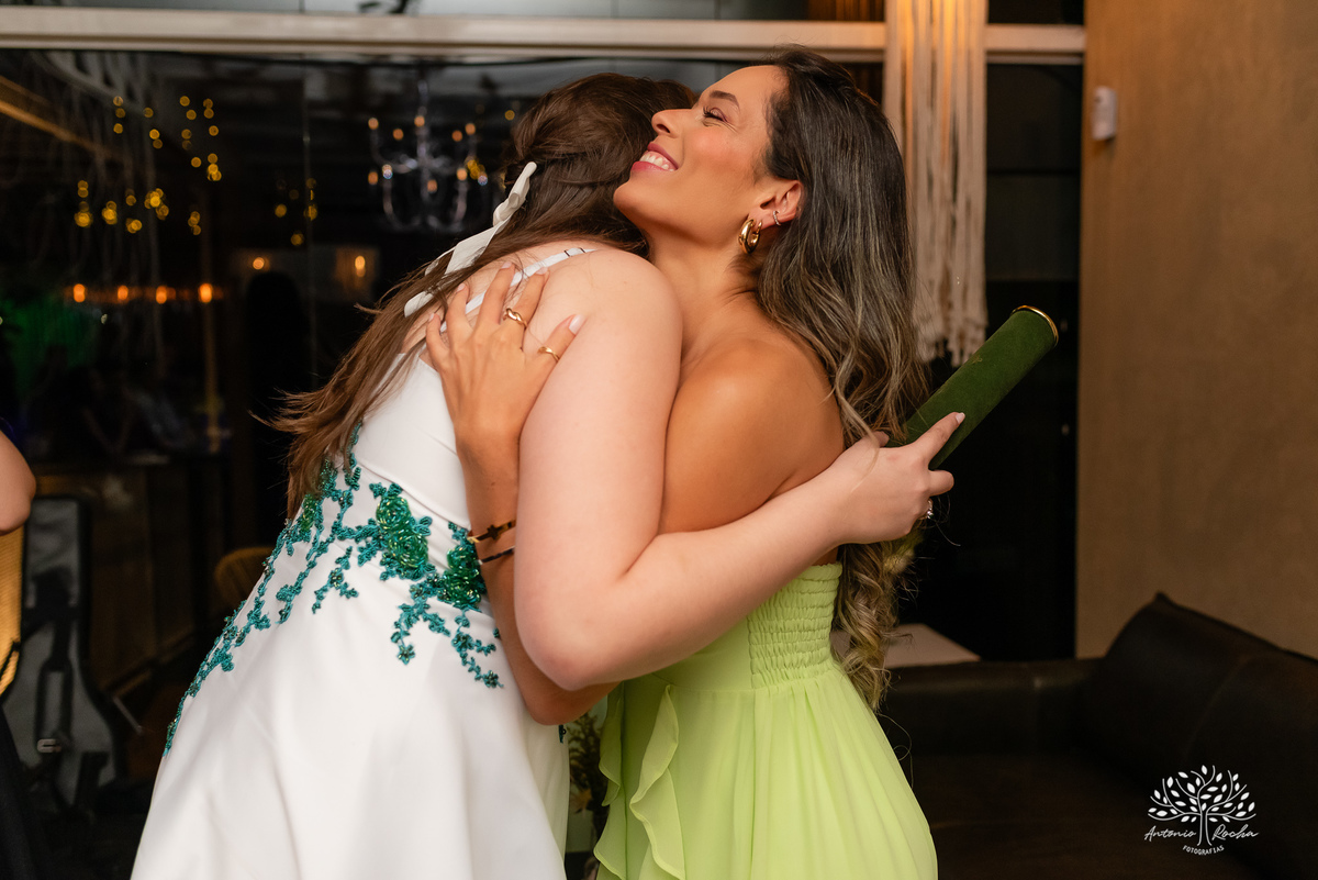 Formatura - Medicina - Maria Vitória - Ensaio de Meio Médico - Prova de Toga - Colação de Grau - Recepção de Formatura - Conquista - Emoção - Fotografia de Formatura - Memórias - Família - Celebração - Gratidão - Antonio Rocha Fotografias - Pelotas - Mavi