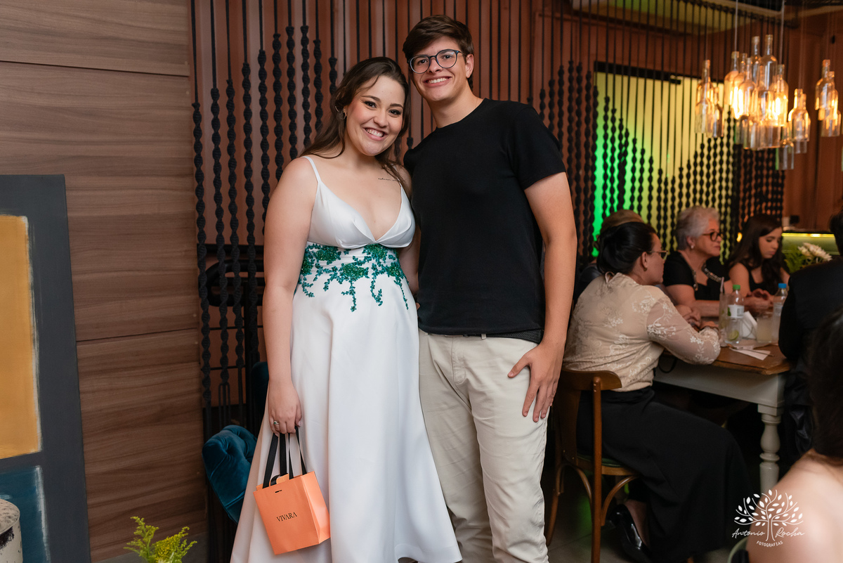 Formatura - Medicina - Maria Vitória - Ensaio de Meio Médico - Prova de Toga - Colação de Grau - Recepção de Formatura - Conquista - Emoção - Fotografia de Formatura - Memórias - Família - Celebração - Gratidão - Antonio Rocha Fotografias - Pelotas - Mavi