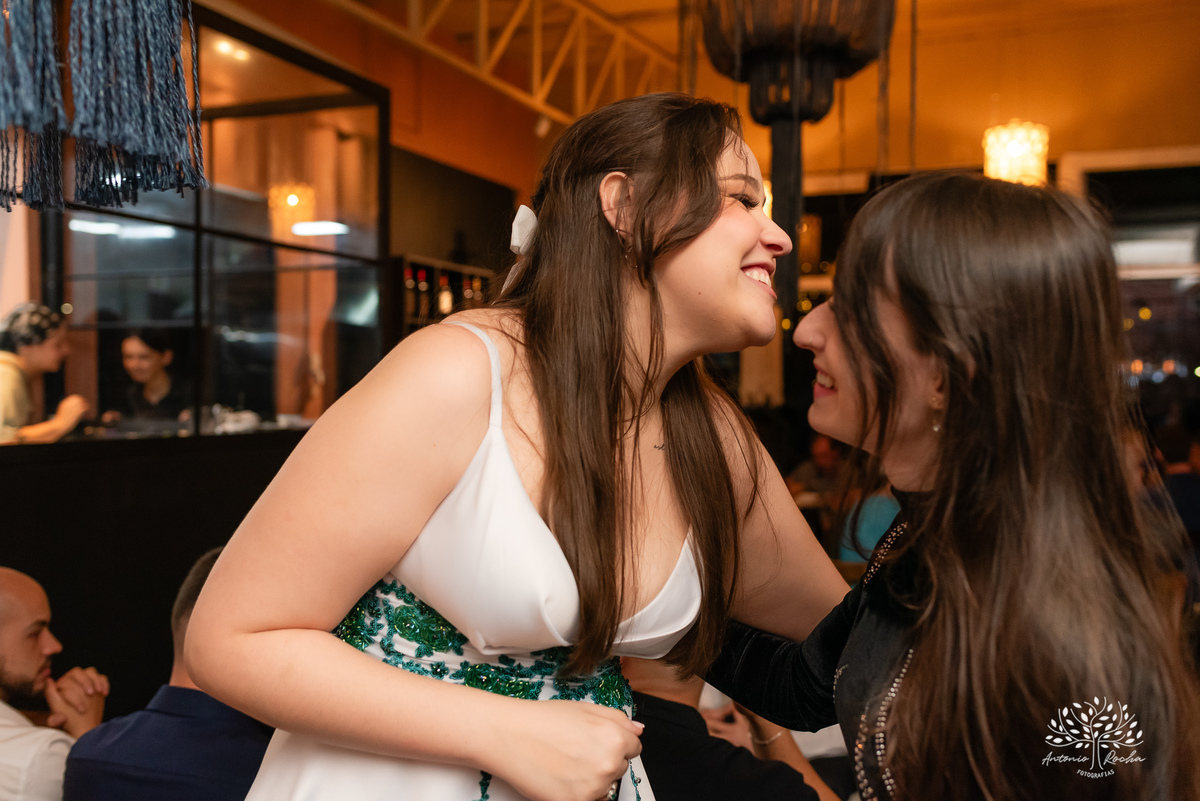 Formatura - Medicina - Maria Vitória - Ensaio de Meio Médico - Prova de Toga - Colação de Grau - Recepção de Formatura - Conquista - Emoção - Fotografia de Formatura - Memórias - Família - Celebração - Gratidão - Antonio Rocha Fotografias - Pelotas - Mavi