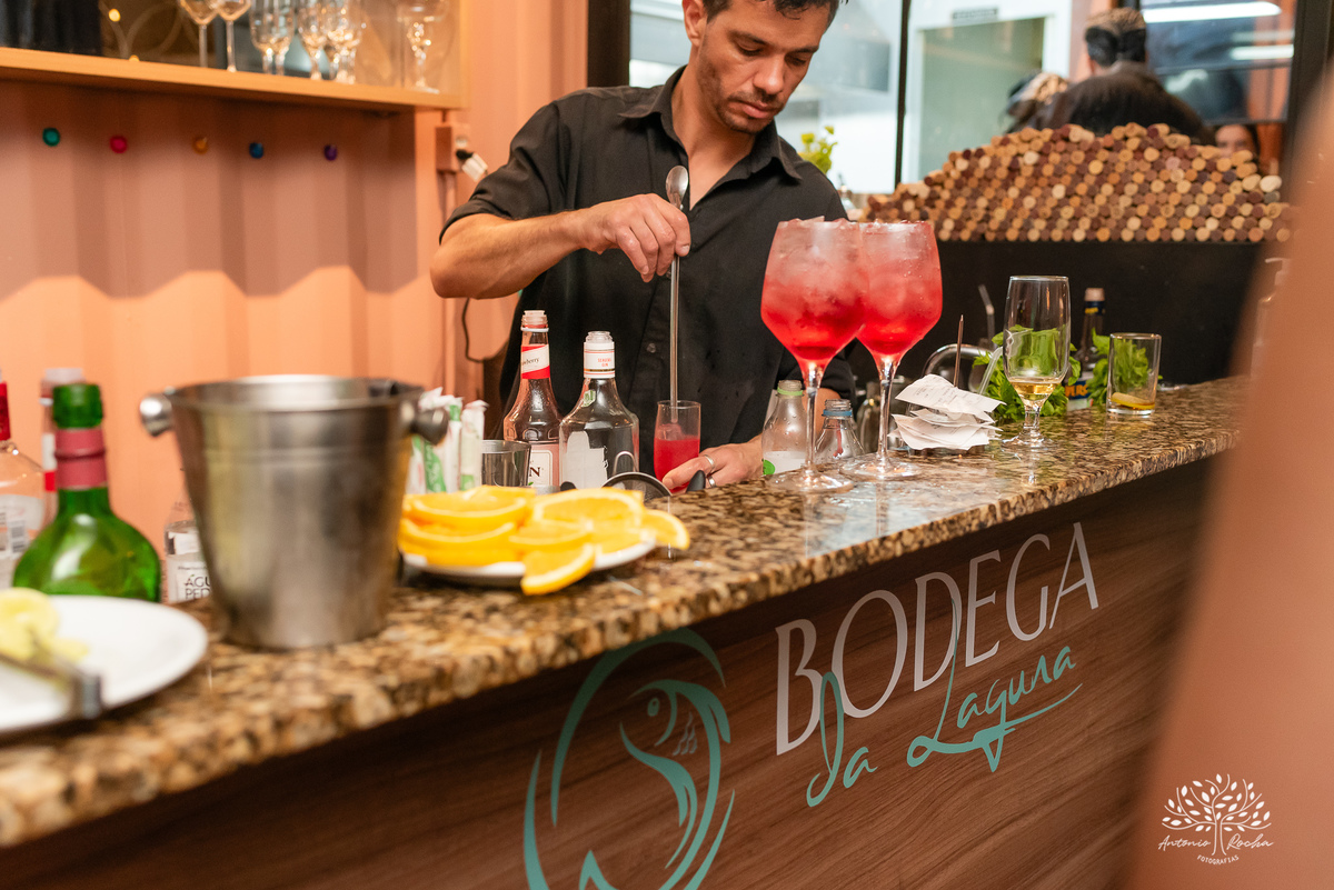 Formatura - Medicina - Maria Vitória - Ensaio de Meio Médico - Prova de Toga - Colação de Grau - Recepção de Formatura - Conquista - Emoção - Fotografia de Formatura - Memórias - Família - Celebração - Gratidão - Antonio Rocha Fotografias - Pelotas - Mavi