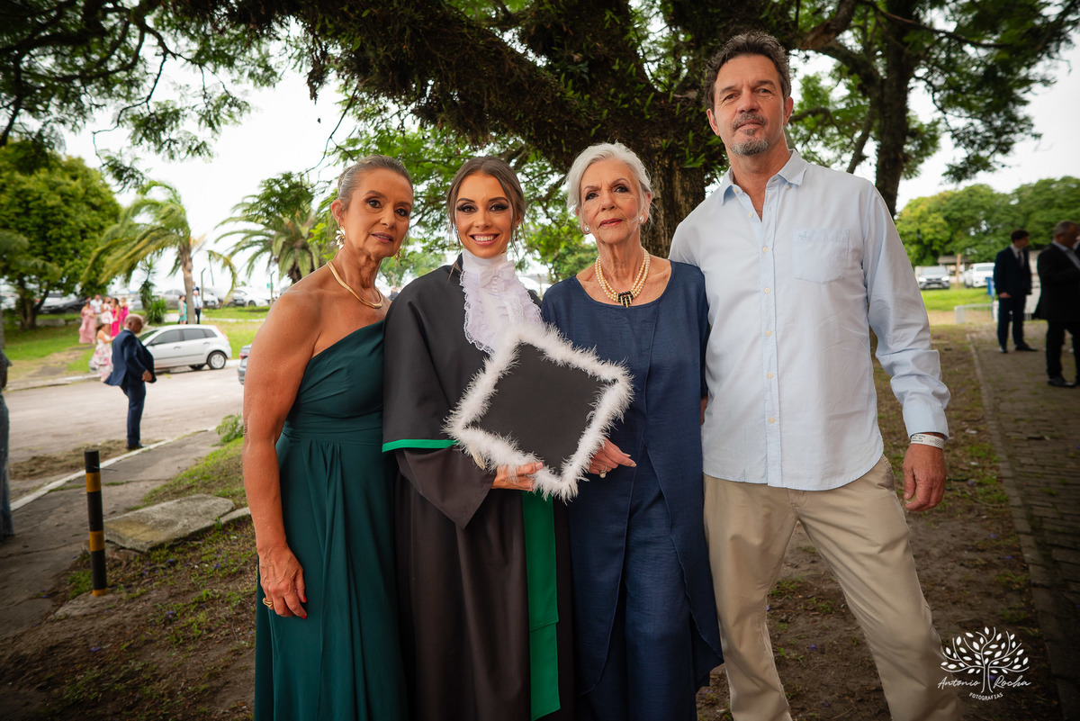 celebração - colação de grau - Centro de Eventos da Fenadoce - Igreja da Luz - Bodega da XV - conquista - emoção - medicina - registro fotográfico - memórias - fotografia de formatura - Antonio Rocha Fotografias - Pelotas