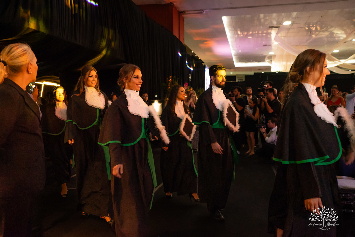 celebração - colação de grau - Centro de Eventos da Fenadoce - Igreja da Luz - Bodega da XV - conquista - emoção - medicina - registro fotográfico - memórias - fotografia de formatura - Antonio Rocha Fotografias - Pelotas