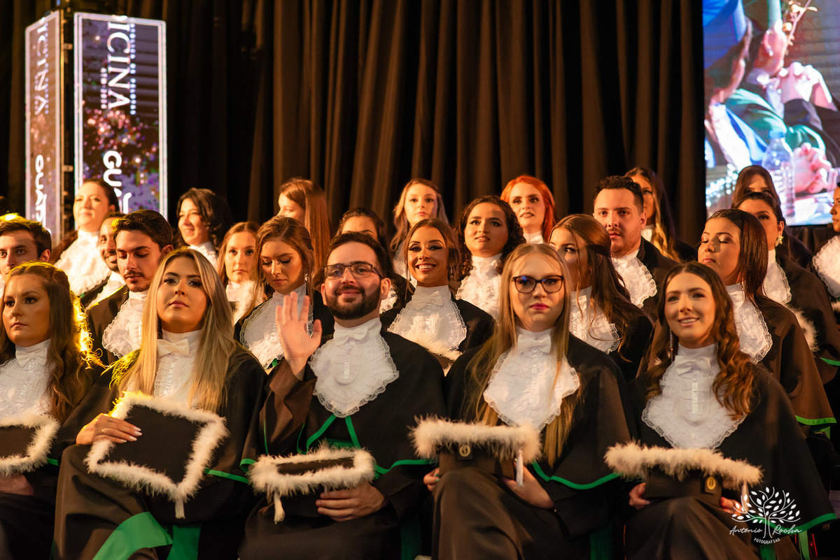 celebração - colação de grau - Centro de Eventos da Fenadoce - Igreja da Luz - Bodega da XV - conquista - emoção - medicina - registro fotográfico - memórias - fotografia de formatura - Antonio Rocha Fotografias - Pelotas
