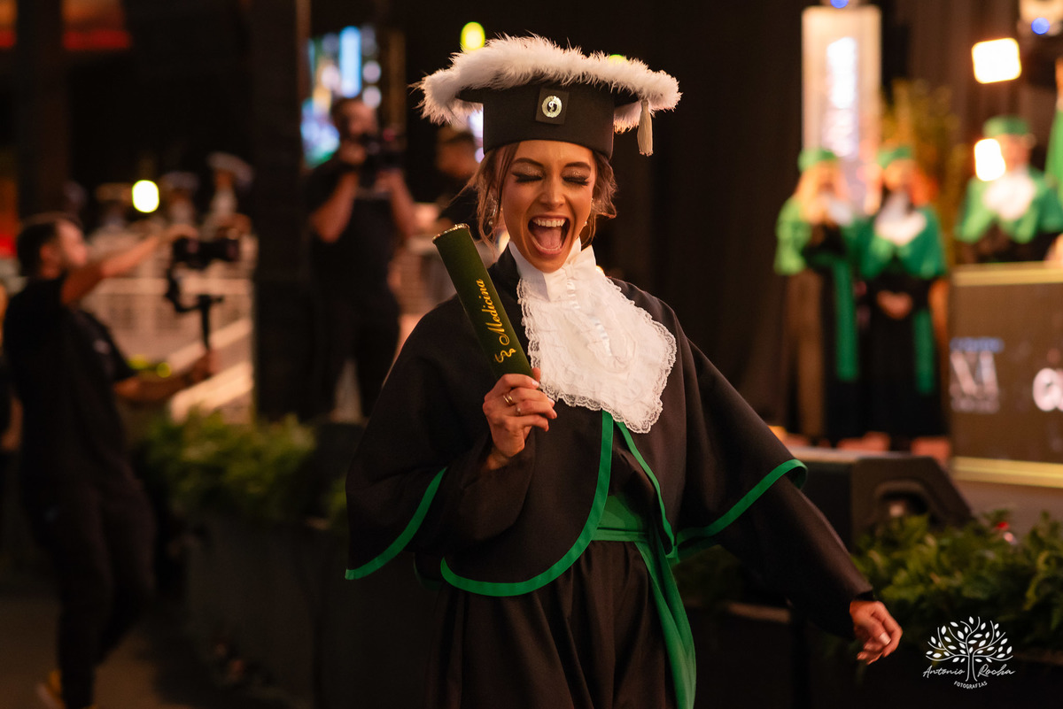 celebração - colação de grau - Centro de Eventos da Fenadoce - Igreja da Luz - Bodega da XV - conquista - emoção - medicina - registro fotográfico - memórias - fotografia de formatura - Antonio Rocha Fotografias - Pelotas
