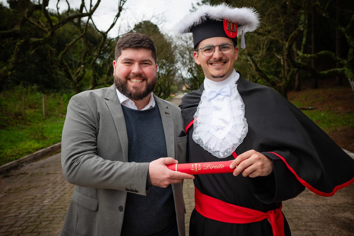 formatura - ensaio pré-formatura - Pedro - fotografia - recepção - celebração - sorrisos - emoção - diversão - cumplicidade - lembranças - toga - UCPEL - confiança - conquista - registro - Antonio Rocha Fotografias - Pelotas - Las Acácias