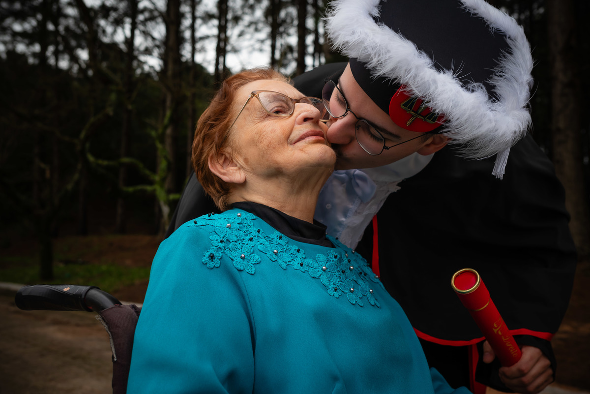 formatura - ensaio pré-formatura - Pedro - fotografia - recepção - celebração - sorrisos - emoção - diversão - cumplicidade - lembranças - toga - UCPEL - confiança - conquista - registro - Antonio Rocha Fotografias - Pelotas - Las Acácias