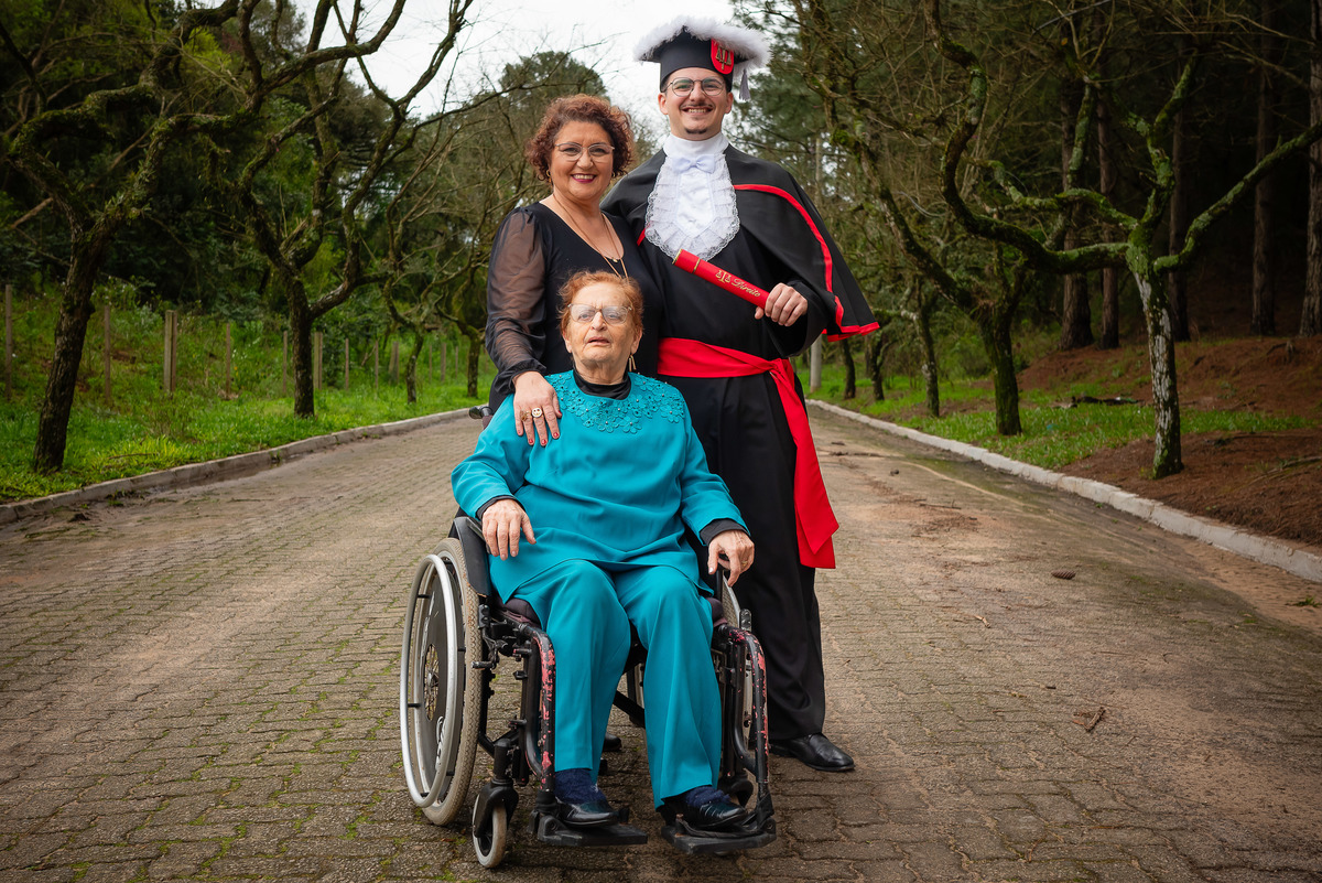 formatura - ensaio pré-formatura - Pedro - fotografia - recepção - celebração - sorrisos - emoção - diversão - cumplicidade - lembranças - toga - UCPEL - confiança - conquista - registro - Antonio Rocha Fotografias - Pelotas - Las Acácias