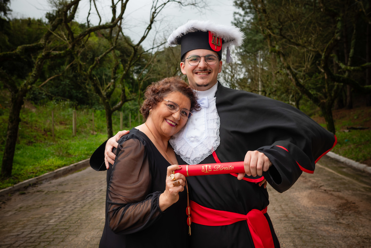 formatura - ensaio pré-formatura - Pedro - fotografia - recepção - celebração - sorrisos - emoção - diversão - cumplicidade - lembranças - toga - UCPEL - confiança - conquista - registro - Antonio Rocha Fotografias - Pelotas - Las Acácias