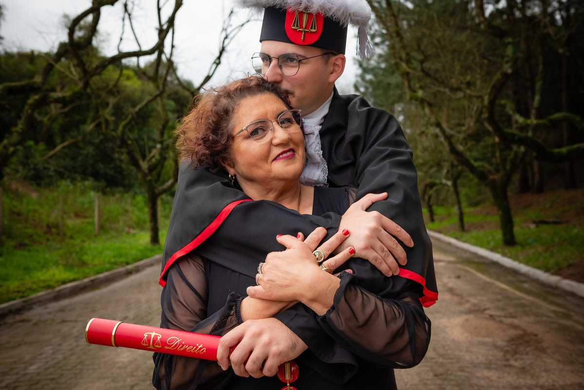 formatura - ensaio pré-formatura - Pedro - fotografia - recepção - celebração - sorrisos - emoção - diversão - cumplicidade - lembranças - toga - UCPEL - confiança - conquista - registro - Antonio Rocha Fotografias - Pelotas - Las Acácias