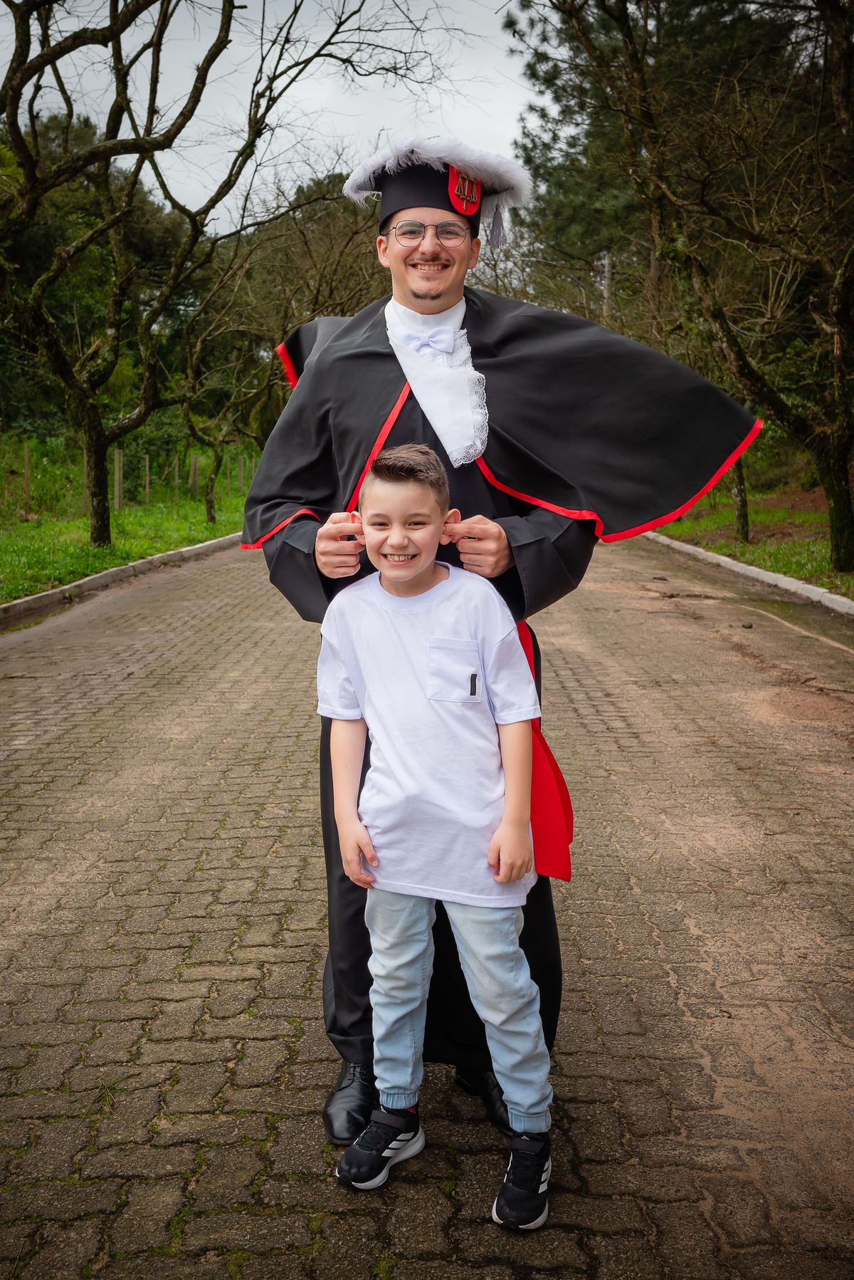 formatura - ensaio pré-formatura - Pedro - fotografia - recepção - celebração - sorrisos - emoção - diversão - cumplicidade - lembranças - toga - UCPEL - confiança - conquista - registro - Antonio Rocha Fotografias - Pelotas - Las Acácias