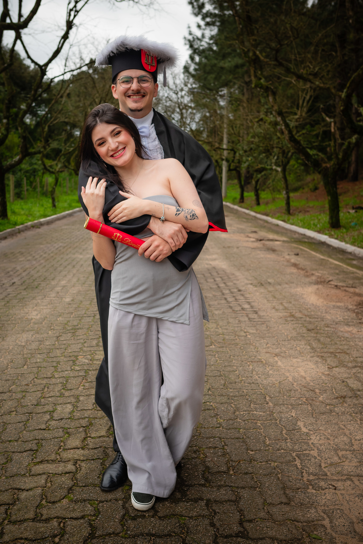 formatura - ensaio pré-formatura - Pedro - fotografia - recepção - celebração - sorrisos - emoção - diversão - cumplicidade - lembranças - toga - UCPEL - confiança - conquista - registro - Antonio Rocha Fotografias - Pelotas - Las Acácias