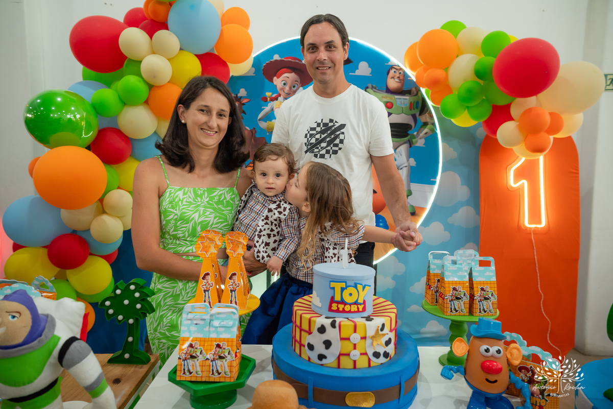 primeiro aninho - fotografia infantil - festa de aniversário - memórias inesquecíveis -toy story -  ensaio fotográfico - celebração especial - recordações - fotografia profissional - Antonio Rocha Fotografias - aniversário infantil Pelotas – Loly Pop