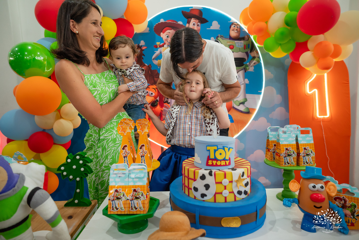 primeiro aninho - fotografia infantil - festa de aniversário - memórias inesquecíveis -toy story -  ensaio fotográfico - celebração especial - recordações - fotografia profissional - Antonio Rocha Fotografias - aniversário infantil Pelotas – Loly Pop