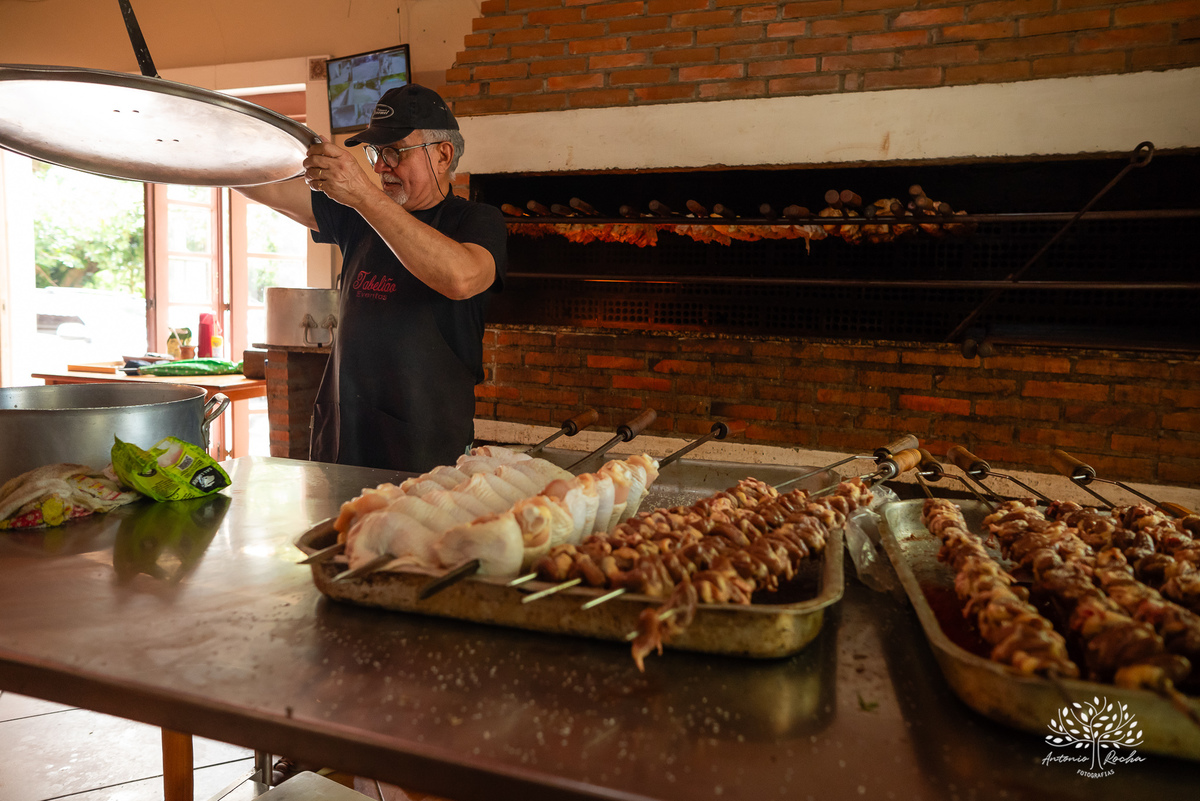 Laura - primeiro aninho - bebê arco-íris - aniversário infantil - festa em casa - Quinta Dom Manuel - família - alegria - emoção - churrasco - amigos - diversão - piscina - animação infantil - fotografia de aniversário - Antonio Rocha Fotografias -Pelotas