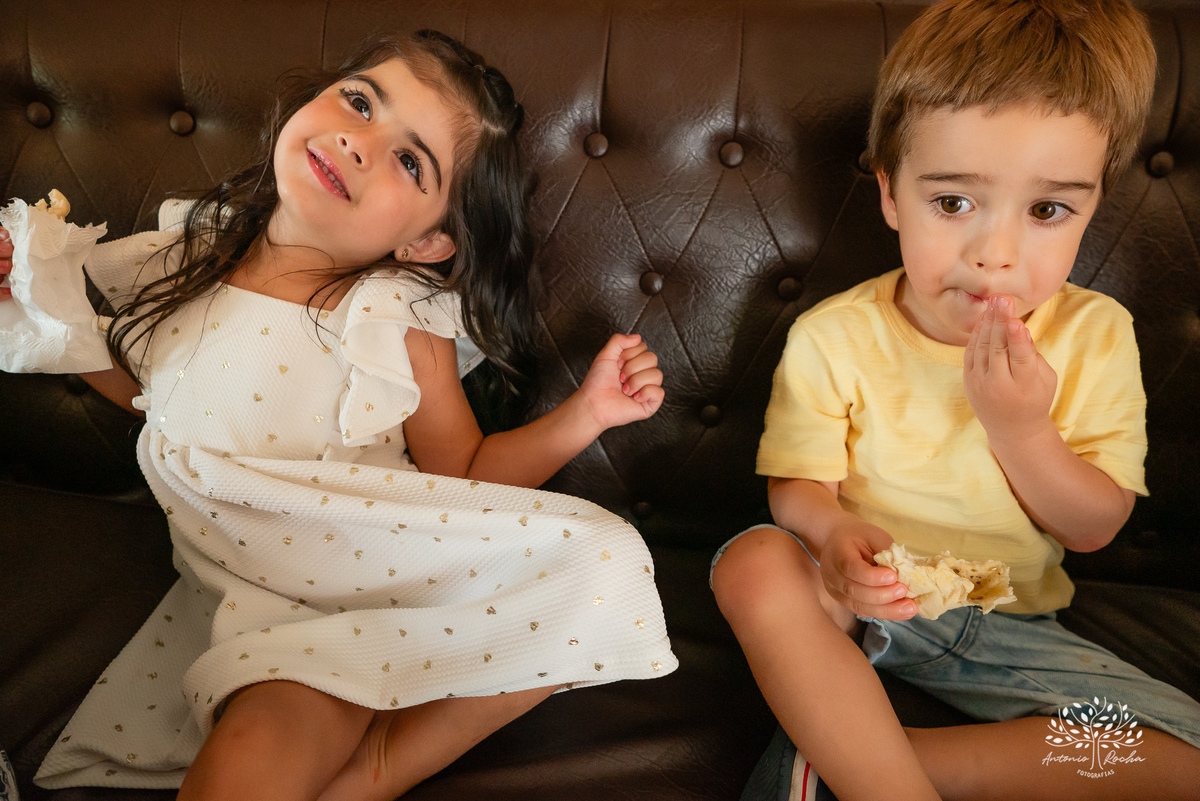 Laura - primeiro aninho - bebê arco-íris - aniversário infantil - festa em casa - Quinta Dom Manuel - família - alegria - emoção - churrasco - amigos - diversão - piscina - animação infantil - fotografia de aniversário - Antonio Rocha Fotografias -Pelotas