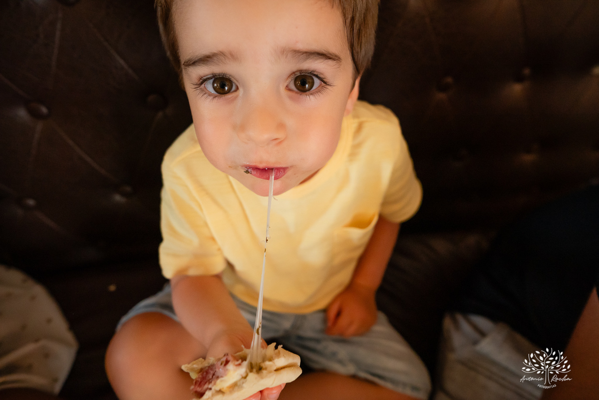 Laura - primeiro aninho - bebê arco-íris - aniversário infantil - festa em casa - Quinta Dom Manuel - família - alegria - emoção - churrasco - amigos - diversão - piscina - animação infantil - fotografia de aniversário - Antonio Rocha Fotografias -Pelotas